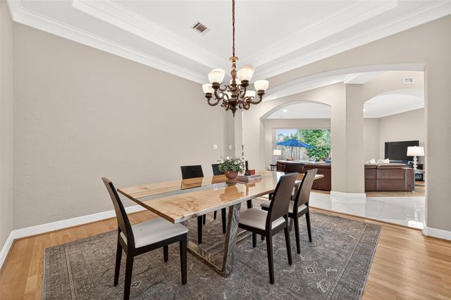 22 Stonegate Park Court, Spring, TX 77379