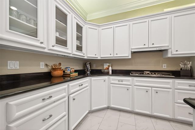 22 Stonegate Park Court, Spring, TX 77379