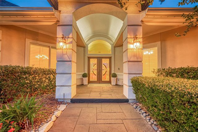 22 Stonegate Park Court, Spring, TX 77379