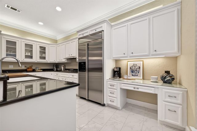 22 Stonegate Park Court, Spring, TX 77379