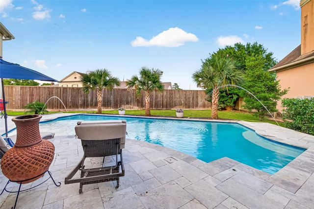 22 Stonegate Park Court, Spring, TX 77379