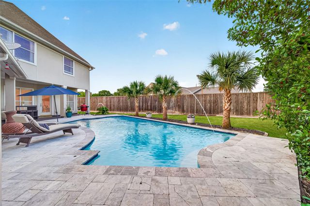 22 Stonegate Park Court, Spring, TX 77379