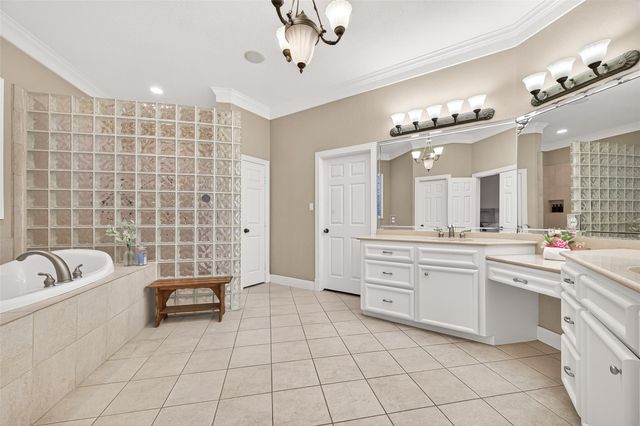 22 Stonegate Park Court, Spring, TX 77379