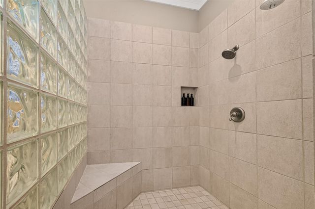 22 Stonegate Park Court, Spring, TX 77379