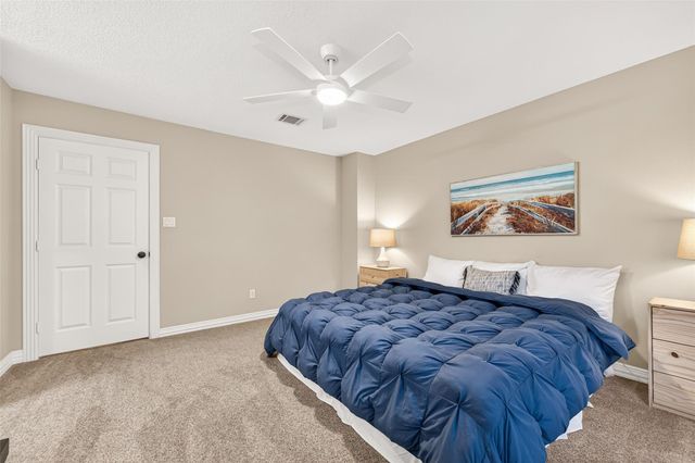 22 Stonegate Park Court, Spring, TX 77379