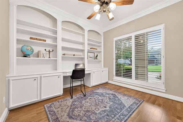 22 Stonegate Park Court, Spring, TX 77379