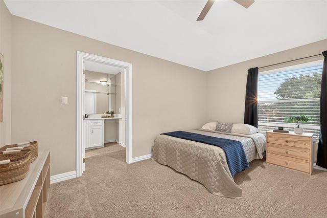 22 Stonegate Park Court, Spring, TX 77379