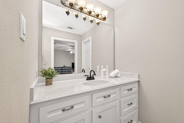 22 Stonegate Park Court, Spring, TX 77379