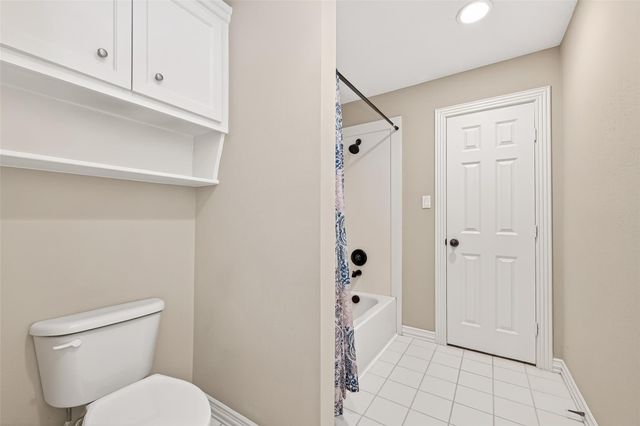 22 Stonegate Park Court, Spring, TX 77379