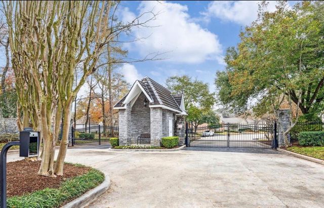 22 Stonegate Park Court, Spring, TX 77379