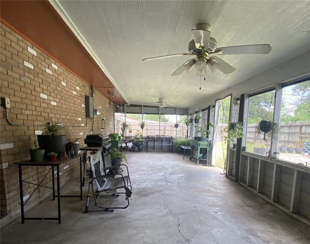 1601 Andrea St, Alice, TX 78332