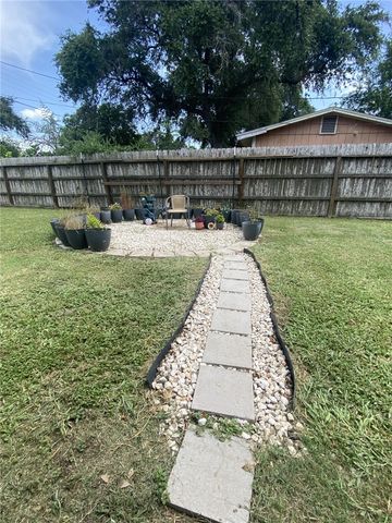 1601 Andrea St, Alice, TX 78332