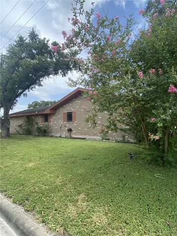 1601 Andrea St, Alice, TX 78332