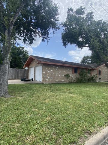 1601 Andrea St, Alice, TX 78332