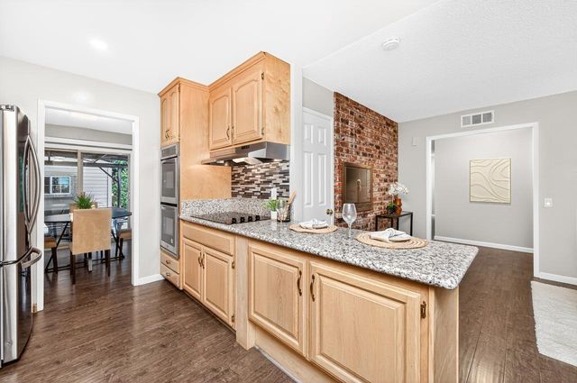 1059 Lakehurst Rd, Livermore, CA 94551