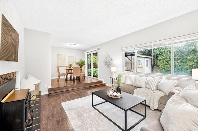 1059 Lakehurst Rd, Livermore, CA 94551