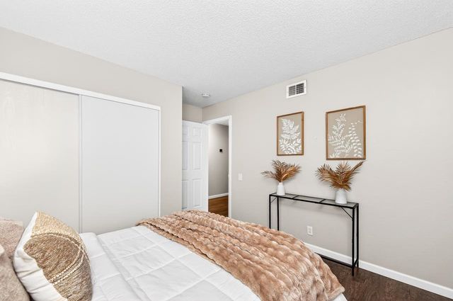 1059 Lakehurst Rd, Livermore, CA 94551