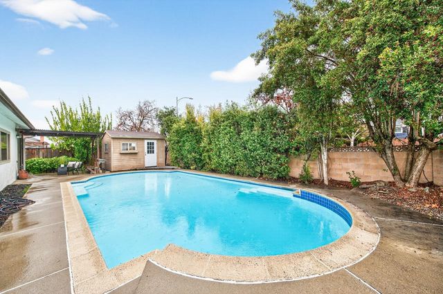 1059 Lakehurst Rd, Livermore, CA 94551