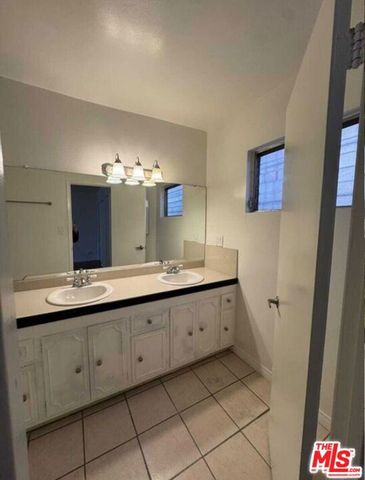 8365 Gregory Way B, Beverly Hills, CA 90211