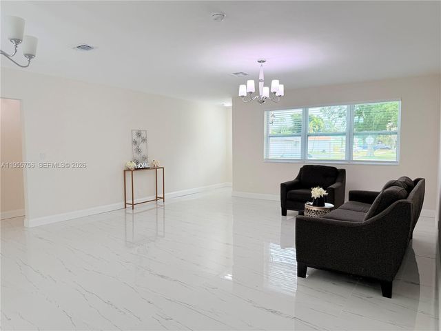4241 Thomas St, Hollywood, FL 33021
