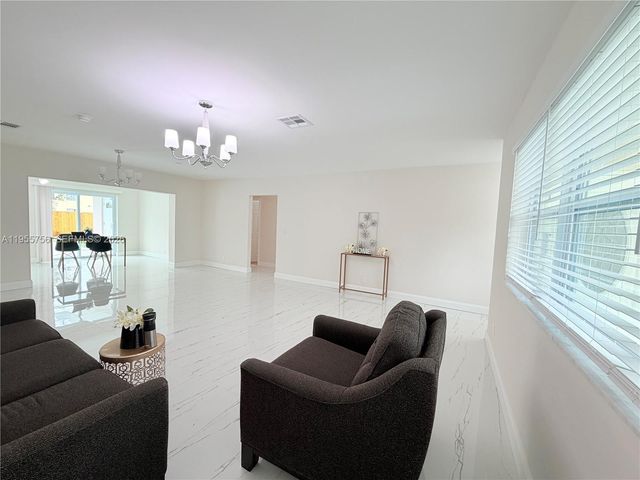 4241 Thomas St, Hollywood, FL 33021