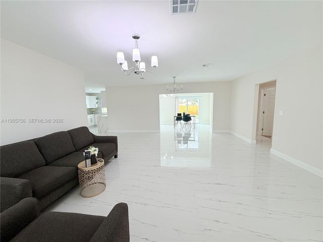 4241 Thomas St, Hollywood, FL 33021