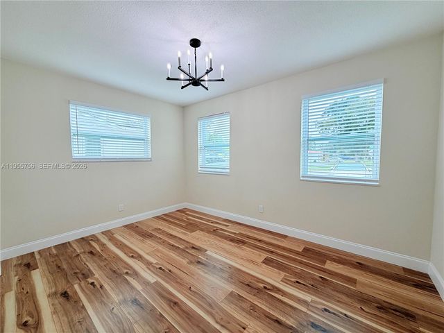 4241 Thomas St, Hollywood, FL 33021