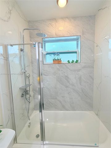 4241 Thomas St, Hollywood, FL 33021