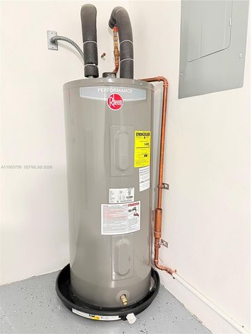 4241 Thomas St, Hollywood, FL 33021