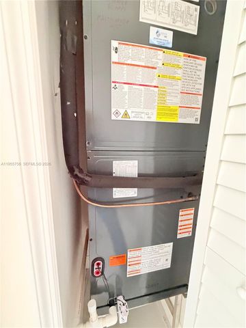 4241 Thomas St, Hollywood, FL 33021