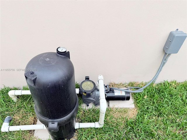 4241 Thomas St, Hollywood, FL 33021