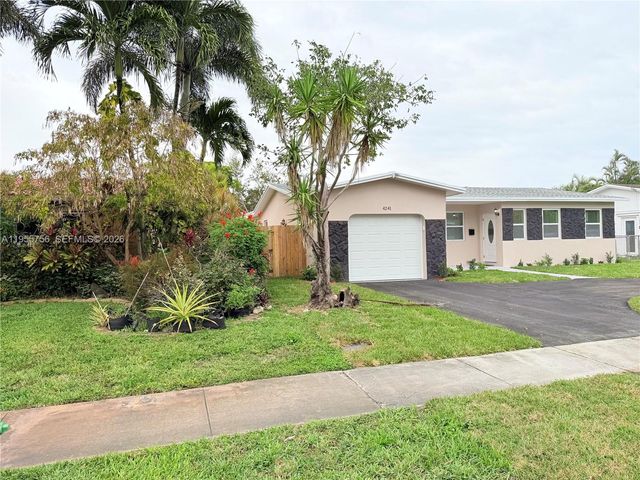 4241 Thomas St, Hollywood, FL 33021