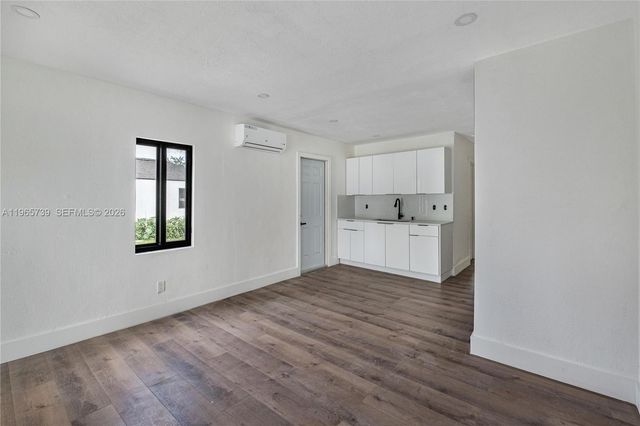 6905 NW 4th Ct B, Miami, FL 33150