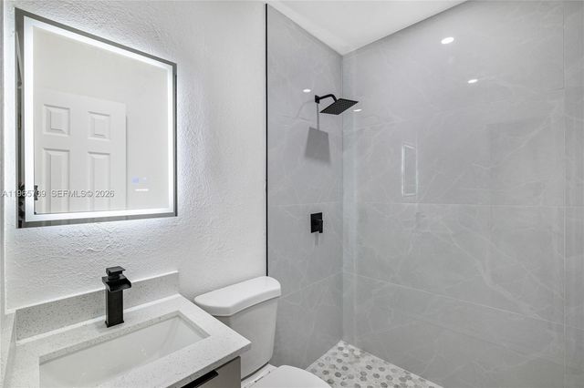 6905 NW 4th Ct B, Miami, FL 33150