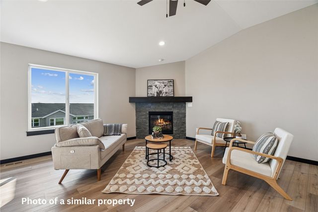 1767 Glen Rock Dr, Marion, IA 52302