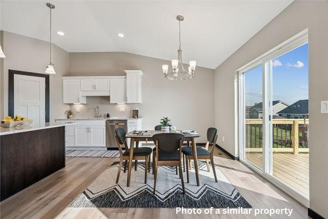 1767 Glen Rock Dr, Marion, IA 52302