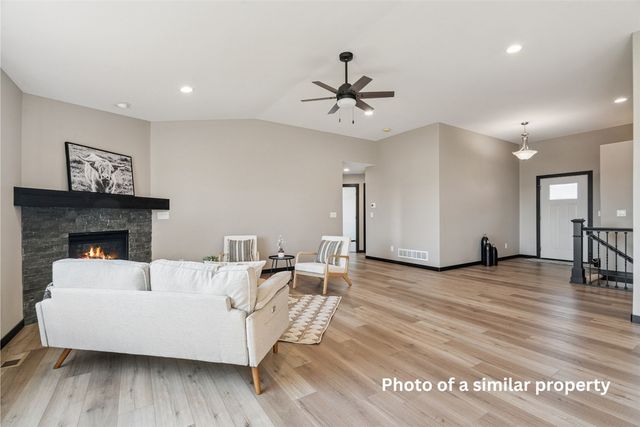 1767 Glen Rock Dr, Marion, IA 52302