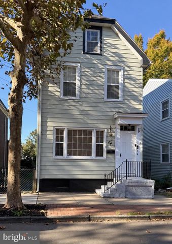410 FARNSWORTH AVE, Bordentown, NJ 08505