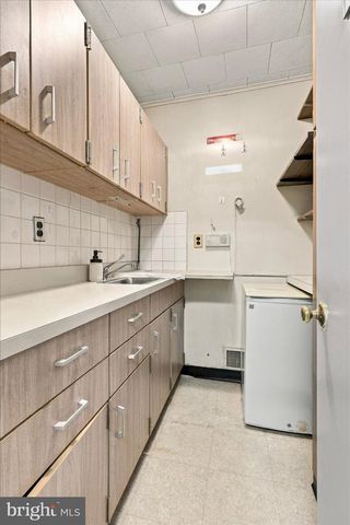 410 FARNSWORTH AVE, Bordentown, NJ 08505