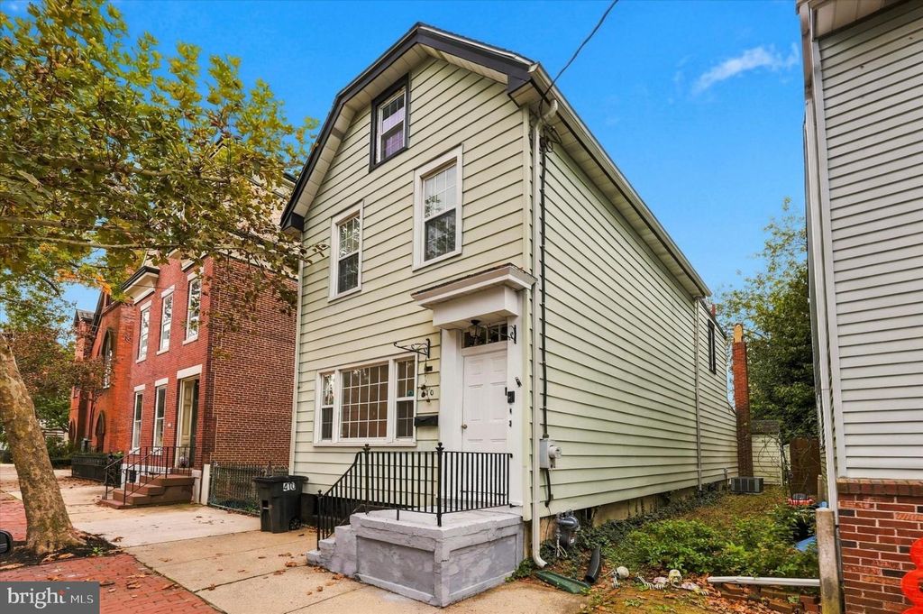 410 FARNSWORTH AVE, Bordentown, NJ 08505