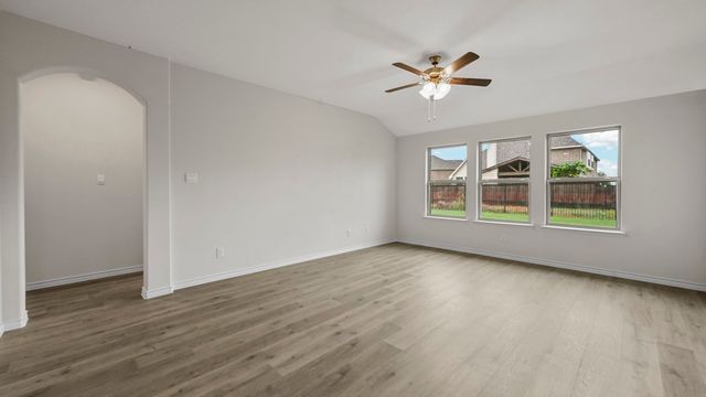 652 Lakepointe Boulevard, Lavon, TX 75166