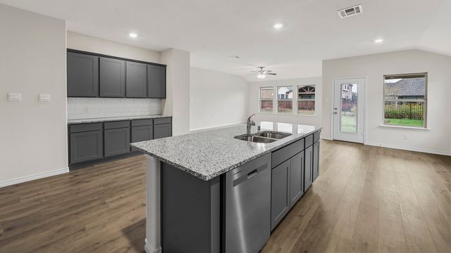 652 Lakepointe Boulevard, Lavon, TX 75166