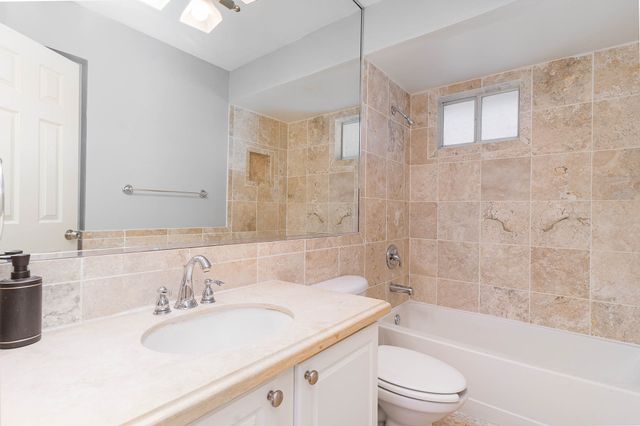 10109 Regal Park Lane 112, Dallas, TX 75230