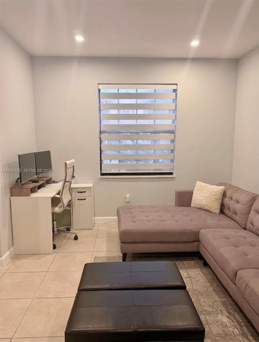 9330 W 33rd Ave, Hialeah, FL 33018