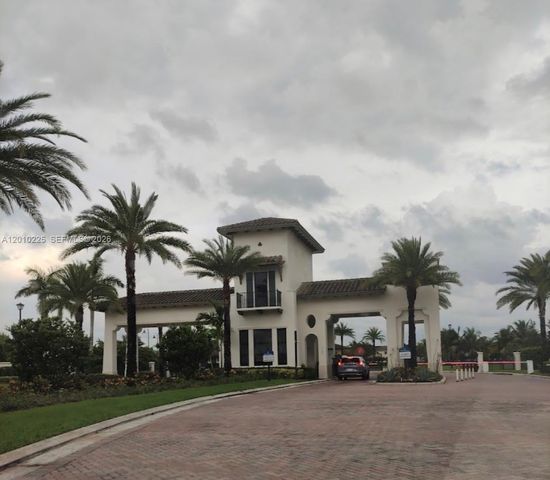 9330 W 33rd Ave, Hialeah, FL 33018