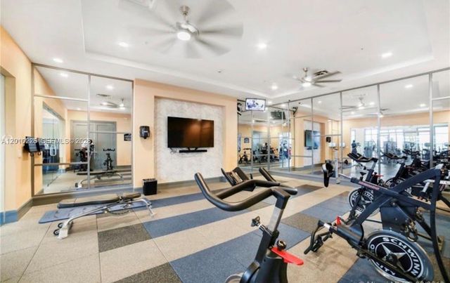 9330 W 33rd Ave, Hialeah, FL 33018