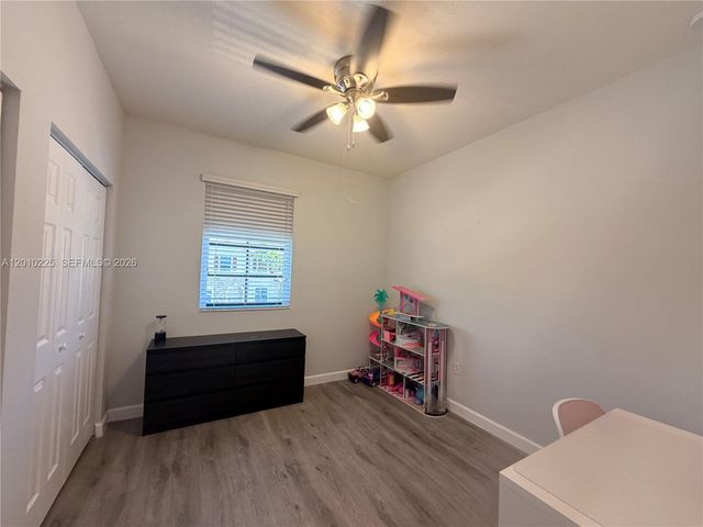 9330 W 33rd Ave, Hialeah, FL 33018