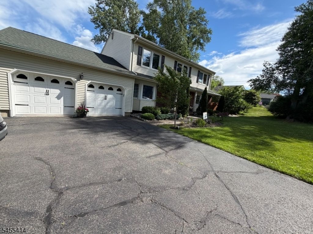 73 S Hillside Ave, Roxbury Twp., NJ 07876 — exterior