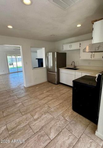 3010 W NORTHERN Avenue, Phoenix, AZ 85051