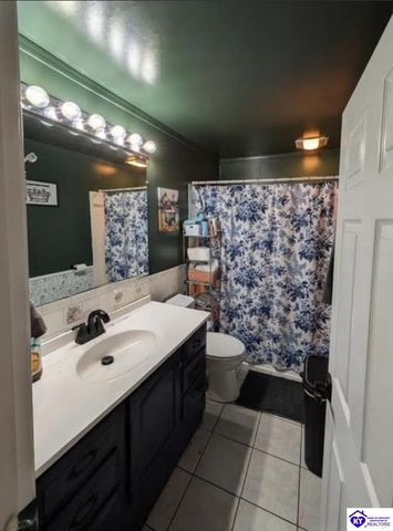 256 W Vine Street, Radcliff, KY 40160